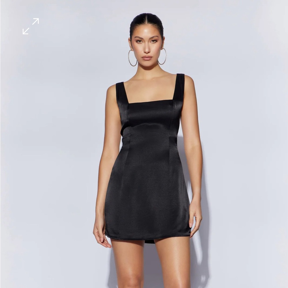 Meshki carina tie back dress NWT